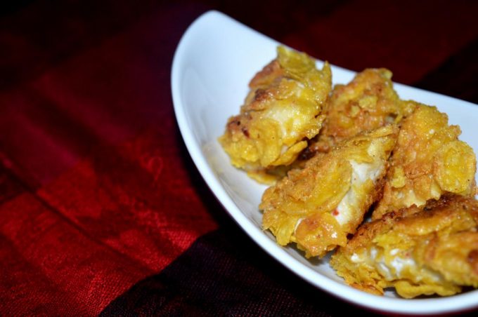 Chicken Nuggets sind einfach und schnell gezaubert. Diese Variante ist besonders lecker, denn die Panade ist mit Cornflakes gemacht und ist deshalb schön crunchy!