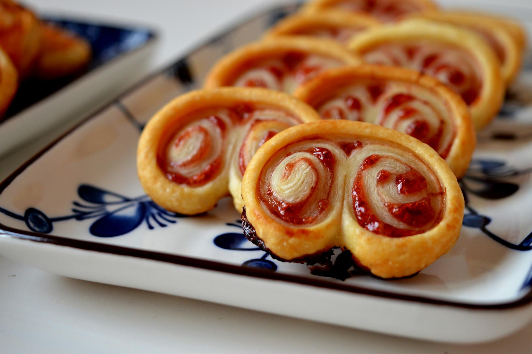 Idee für schnelle Snacks mit Marmelade und Käse